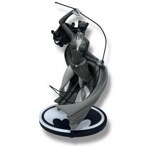 DC Direct Batman Black White Catwoman Statue Figurine by Steve Rude Limited 4000